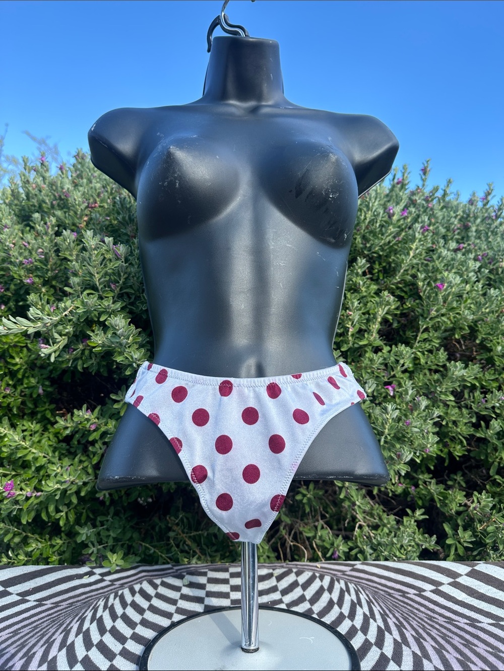 Victoria's Secret Sexy Little Things polka-dot with crystals-Small-V-string-new